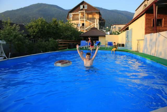 U Ruslana Guest House กากรา ภายนอก รูปภาพ